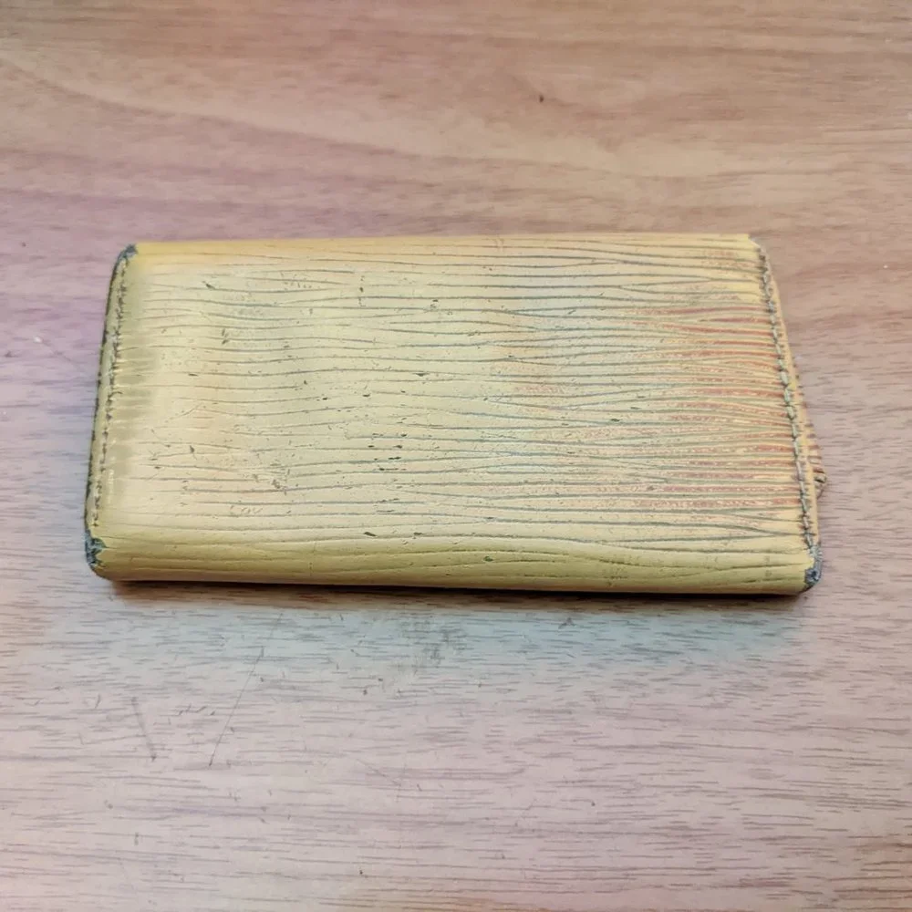 Louis Vuitton Epi Key Holder/Wallet #1540💥PRICE DROP💥